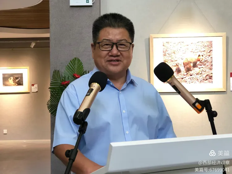 "野性西部"张玉林西部野生动物摄影展在兰州交通大学举行